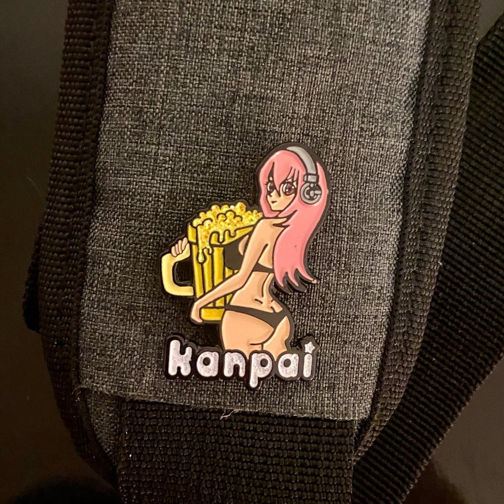 "Kanpai" Cheers in Japanese Lapel Pin